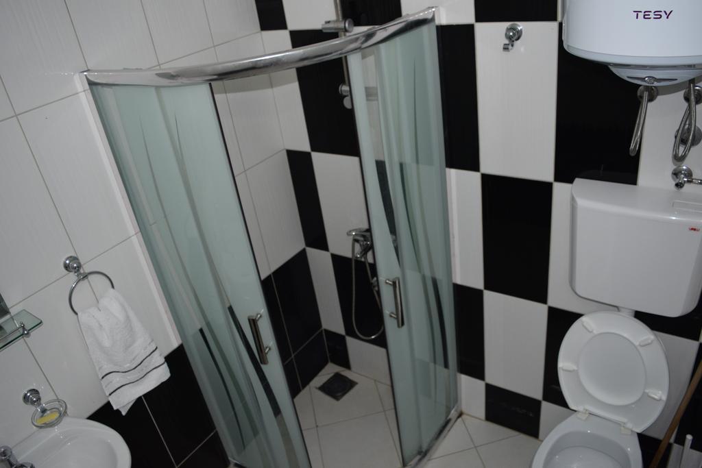 Leli Apartments Ulcinj Esterno foto